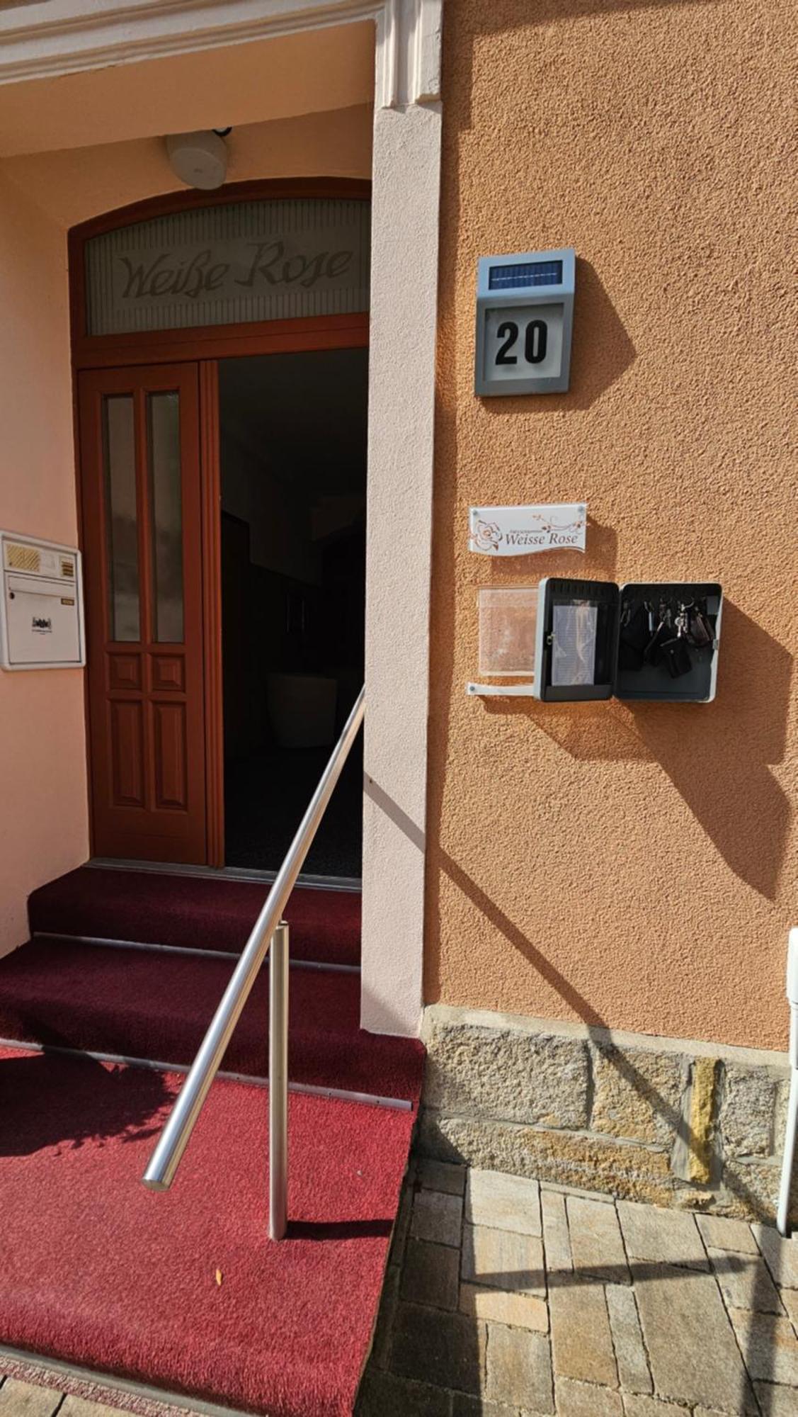 Pension Weisse Rose, Parkplatz, Fruehstueck, Wlan, Zentral 巴特埃尔斯特 外观 照片