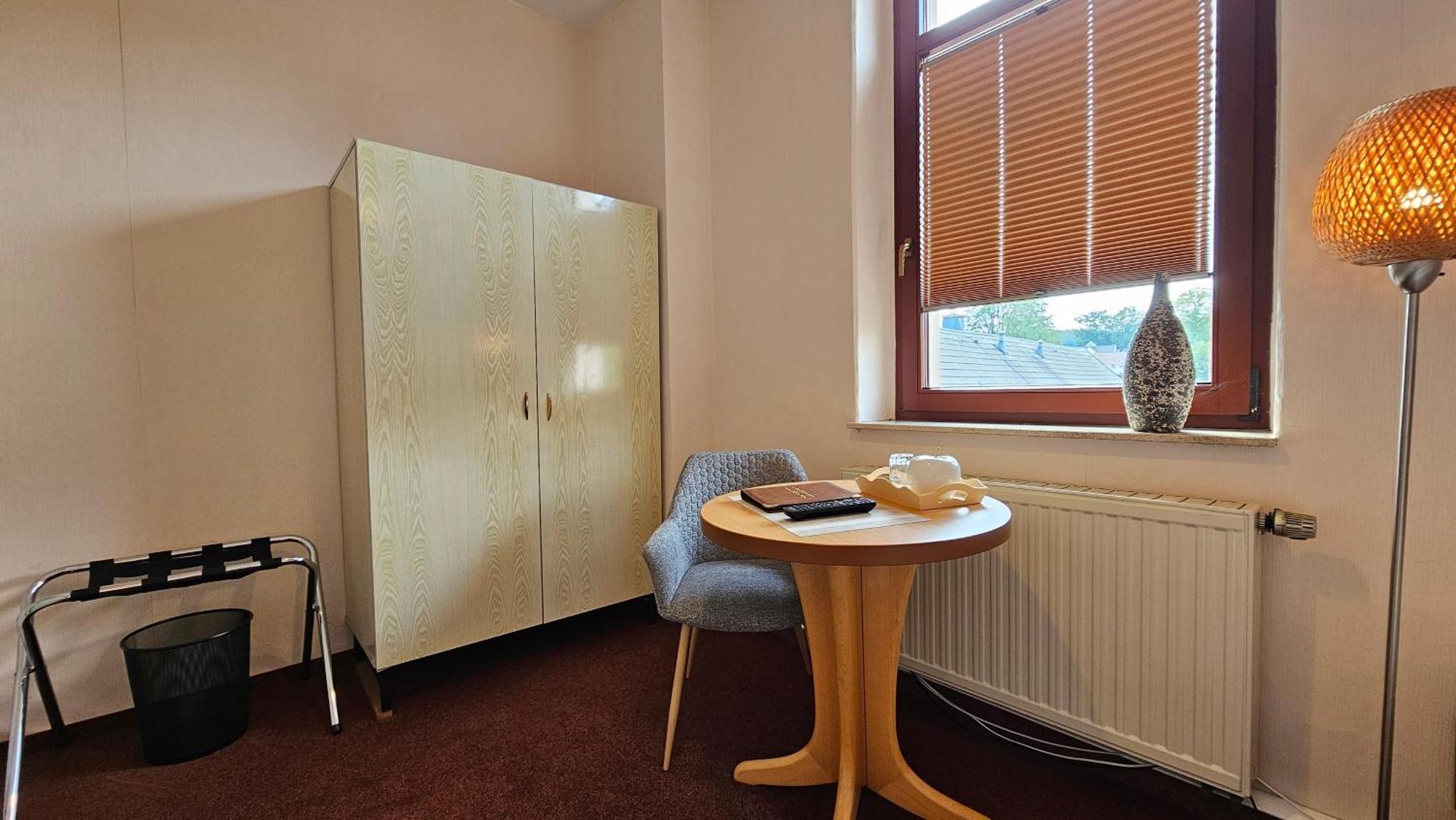 Pension Weisse Rose, Parkplatz, Fruehstueck, Wlan, Zentral 巴特埃尔斯特 外观 照片
