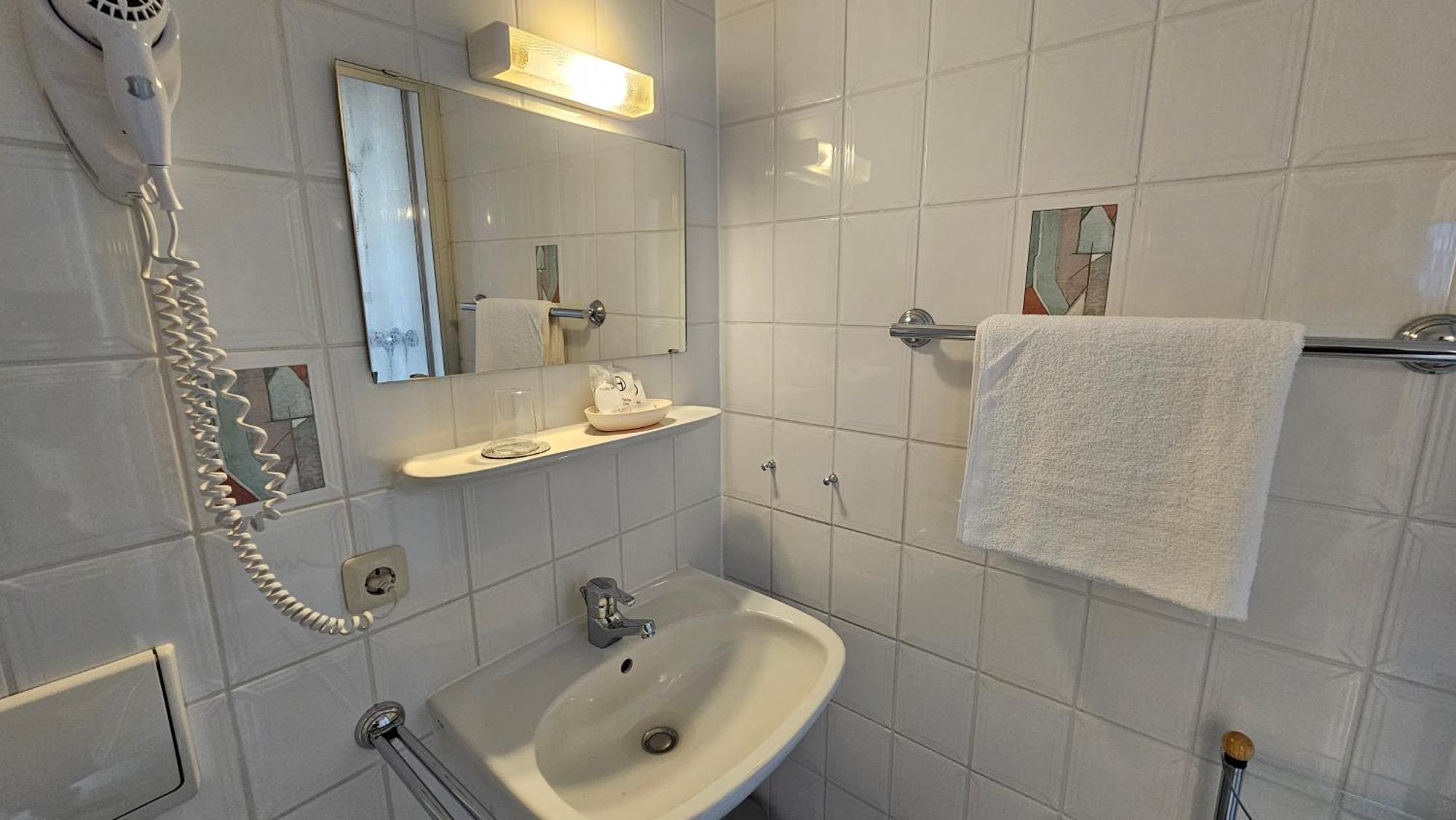 Pension Weisse Rose, Parkplatz, Fruehstueck, Wlan, Zentral 巴特埃尔斯特 外观 照片