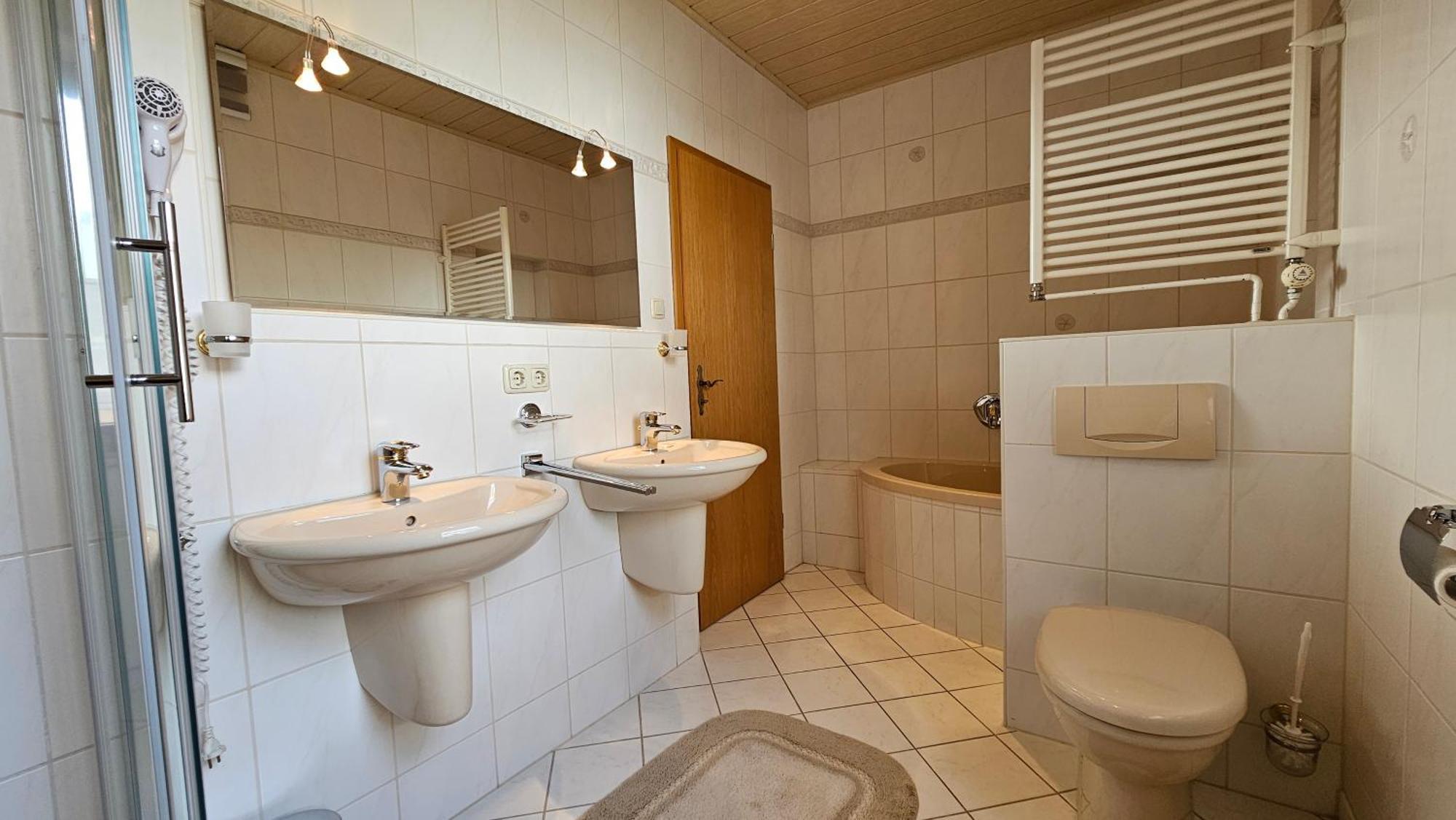Pension Weisse Rose, Parkplatz, Fruehstueck, Wlan, Zentral 巴特埃尔斯特 外观 照片